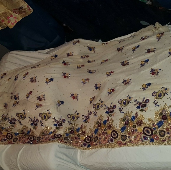 VERY VINTAGE Handmade Beaded Shawl - Picture 5 of 8